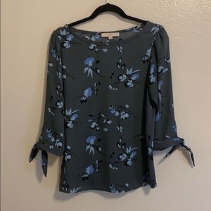 3/4 sleeve Loft floral blouse.